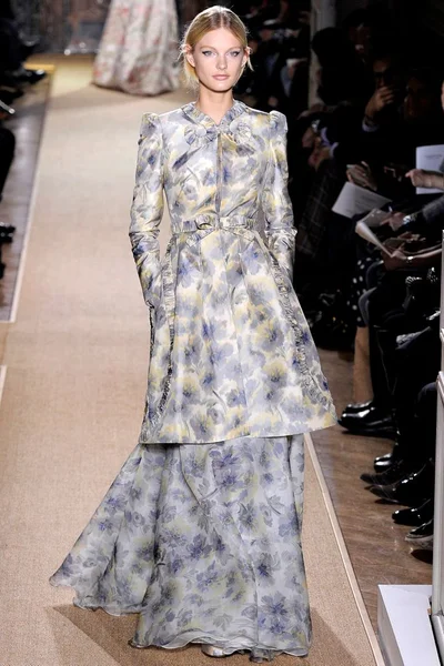 Look 27